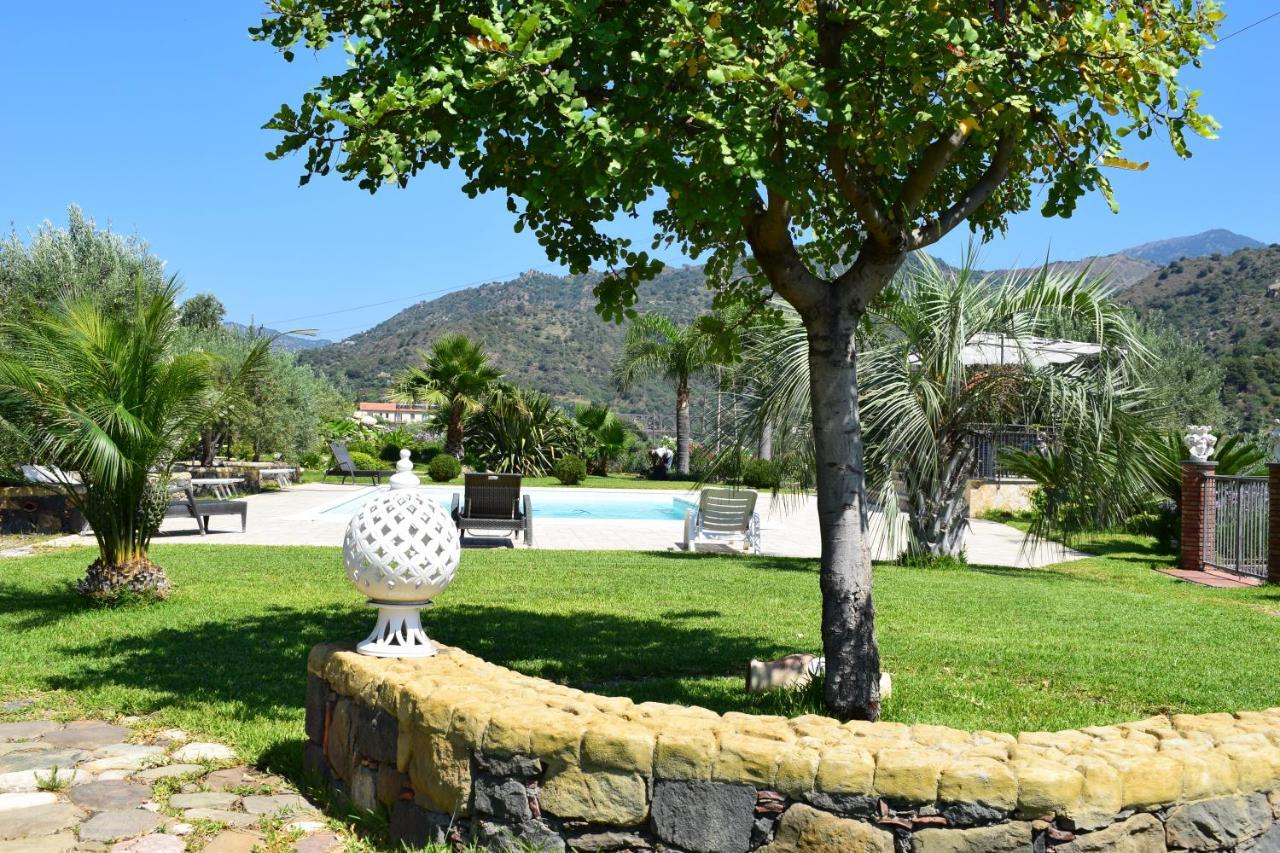 Taormina Villa Ibiscus Alcantara Gaggi Exterior photo